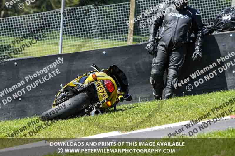 cadwell no limits trackday;cadwell park;cadwell park photographs;cadwell trackday photographs;enduro digital images;event digital images;eventdigitalimages;no limits trackdays;peter wileman photography;racing digital images;trackday digital images;trackday photos